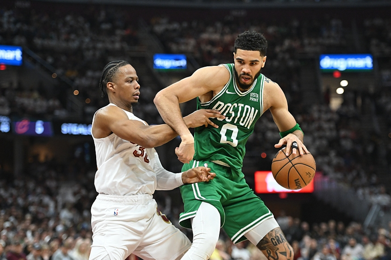 kaiyun网站-波特兰开拓者官宣签约德布劳内与80激战热火分钟，Ming与70激战湖人分钟直接炸裂的简单介绍