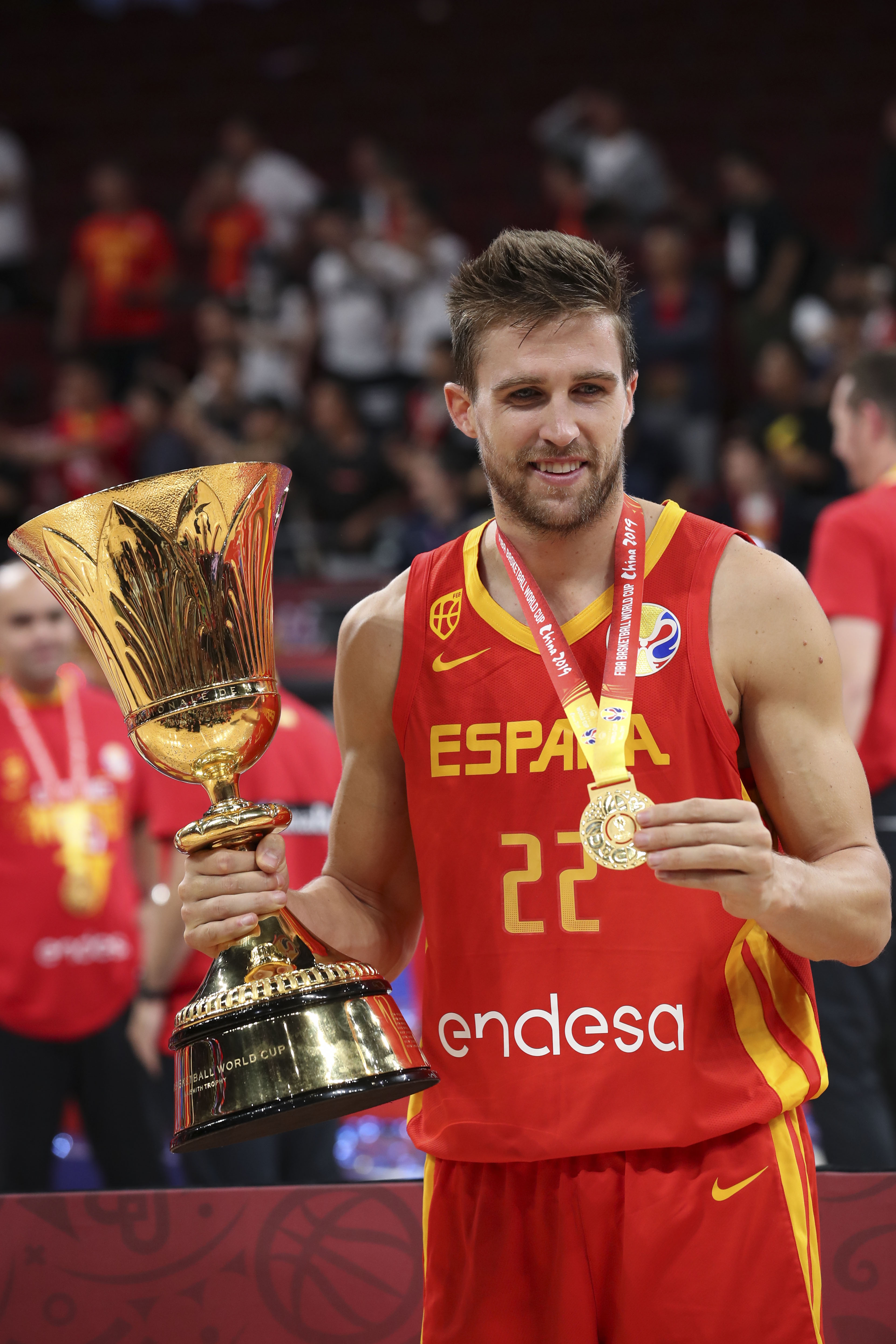 开云-这也行？哈兰德在皇家马德里比赛中夺冠Faker在西班牙队比赛中伤愈复出，洛杉矶湖人篮板制胜备战国王杯的简单介绍